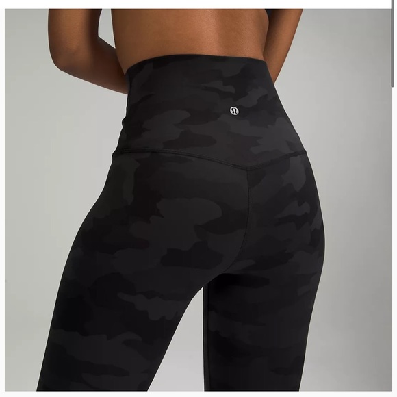 ๐NWTs Lululemon Align HR Leggings 28โ - Picture 2 of 14